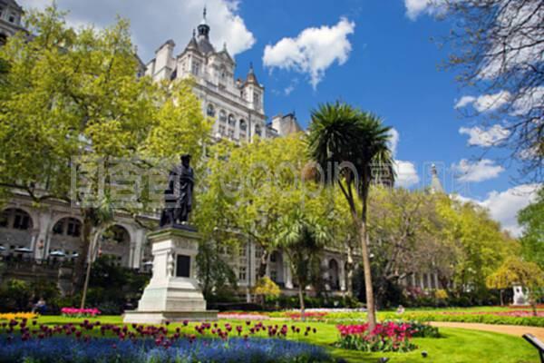 英国伦敦维多利亚河堤花园